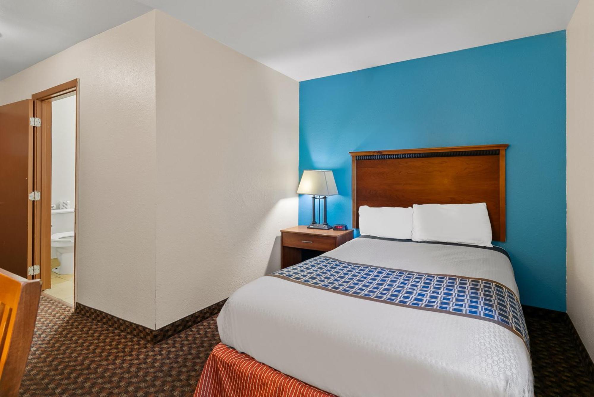 Americas Best Value Inn - Lincoln Airport Exterior photo