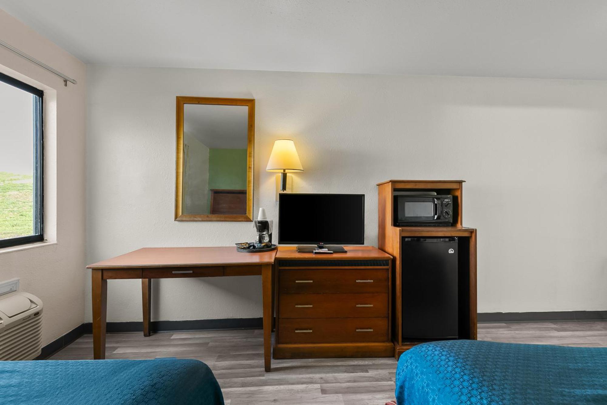Americas Best Value Inn - Lincoln Airport Exterior photo